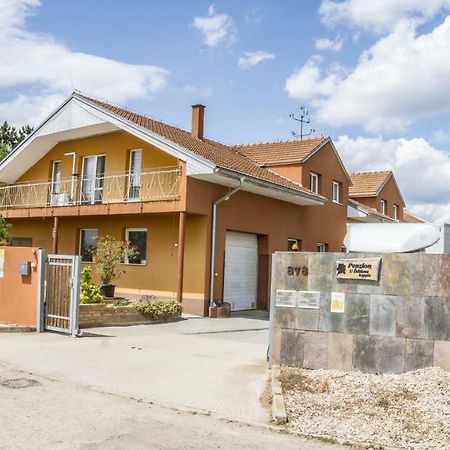 Penzion U Dablova Kopyta Rakvice Buitenkant foto