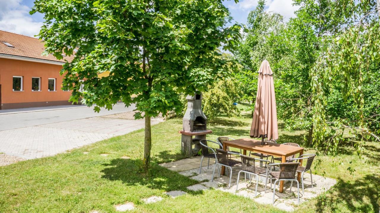 Penzion U Dablova Kopyta Rakvice Buitenkant foto